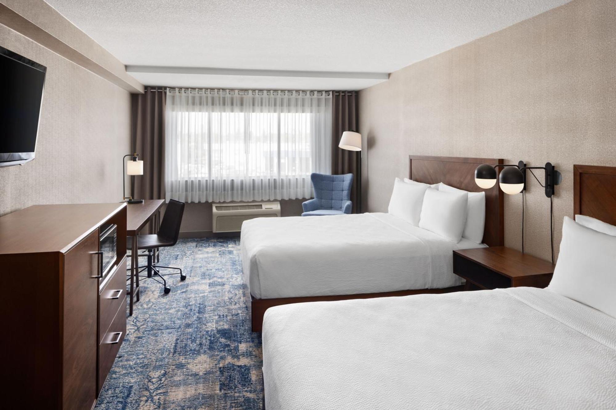 Four Points By Sheraton Edmonton South מראה חיצוני תמונה