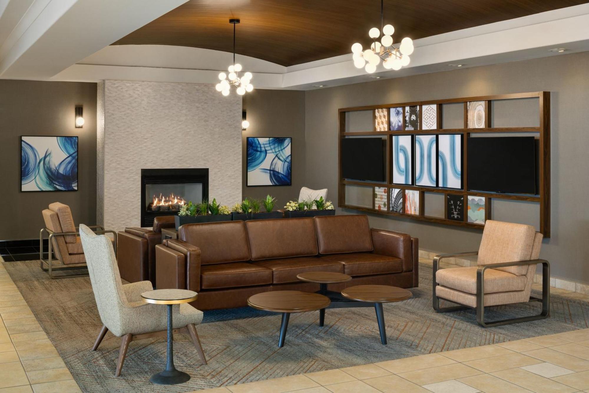 Four Points By Sheraton Edmonton South מראה חיצוני תמונה