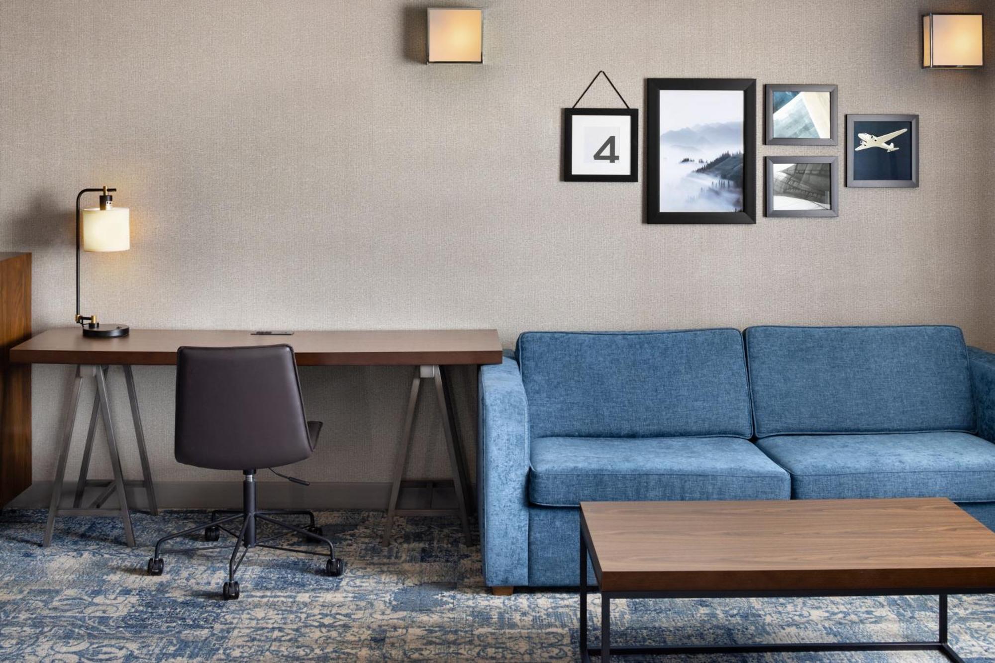 Four Points By Sheraton Edmonton South מראה חיצוני תמונה