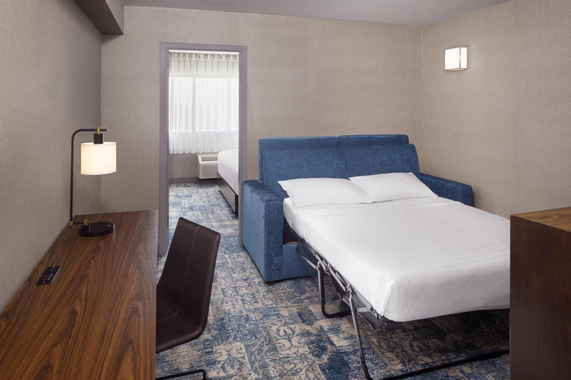 Four Points By Sheraton Edmonton South מראה חיצוני תמונה