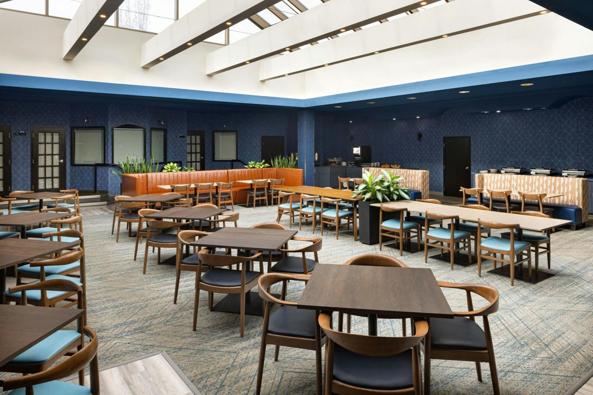 Four Points By Sheraton Edmonton South מראה חיצוני תמונה