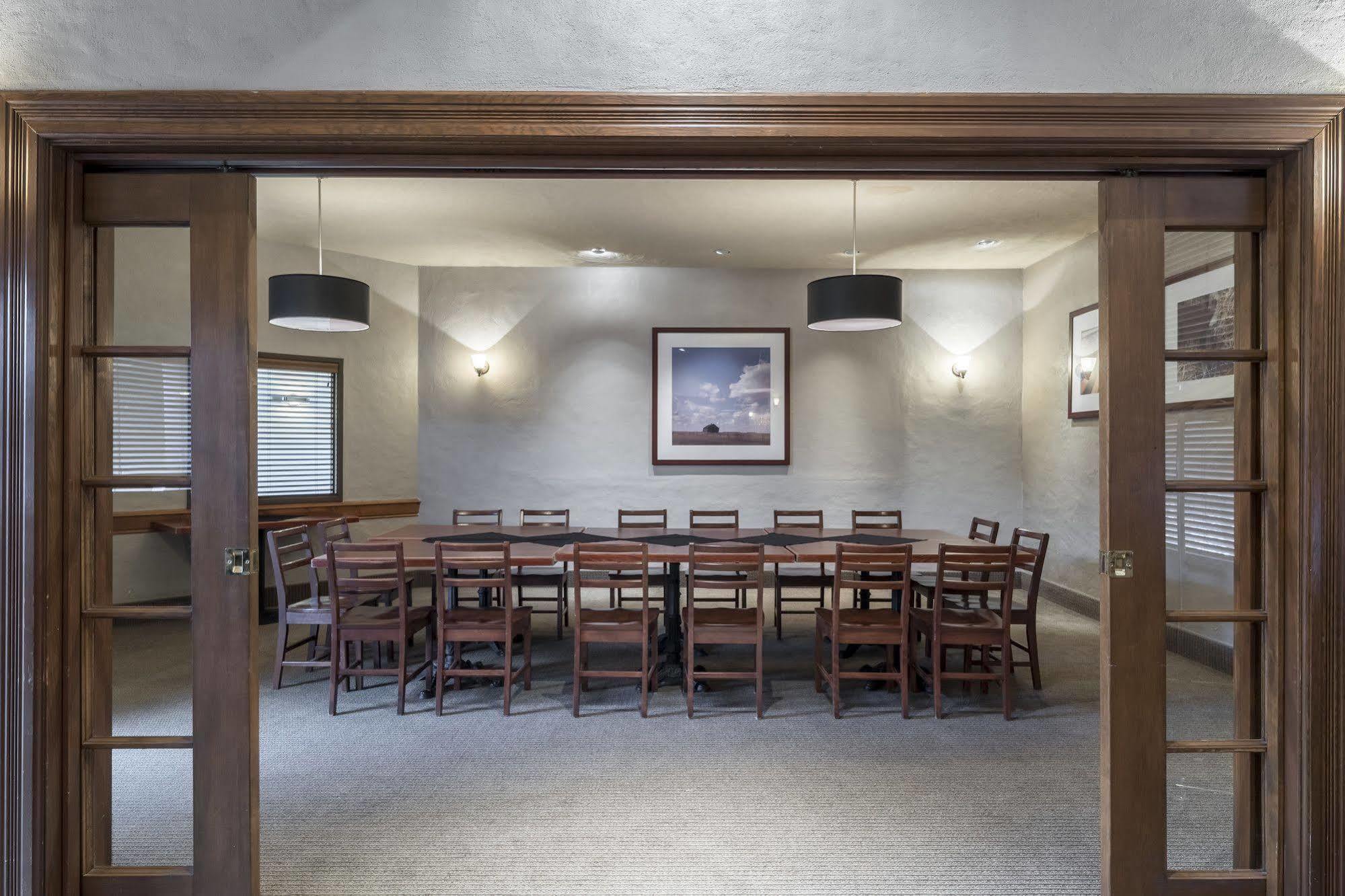 Four Points By Sheraton Edmonton South מראה חיצוני תמונה